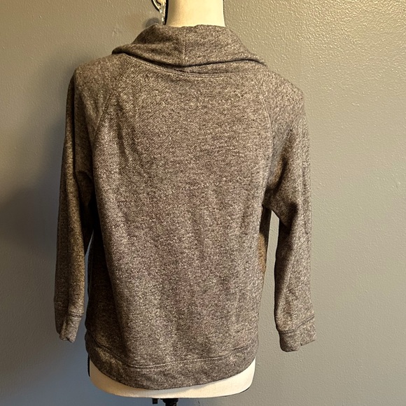 “EXPRESS - Gray Cotton Oversized Long Sleeve Top - Size Small. - Picture 2 of 6
